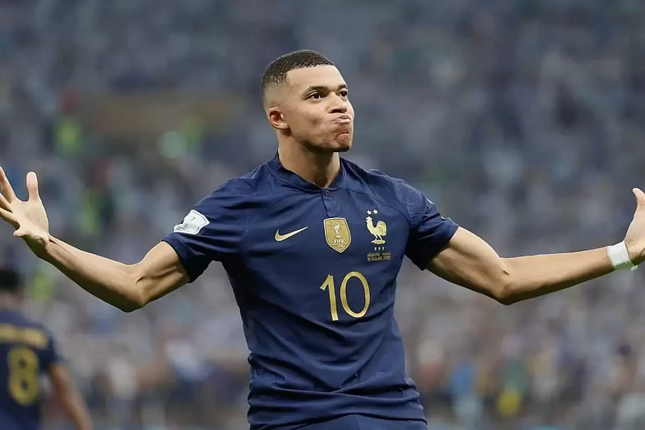 Fransız yıldız Kylian Mbappe, Real Madrid'e transfer oldu!