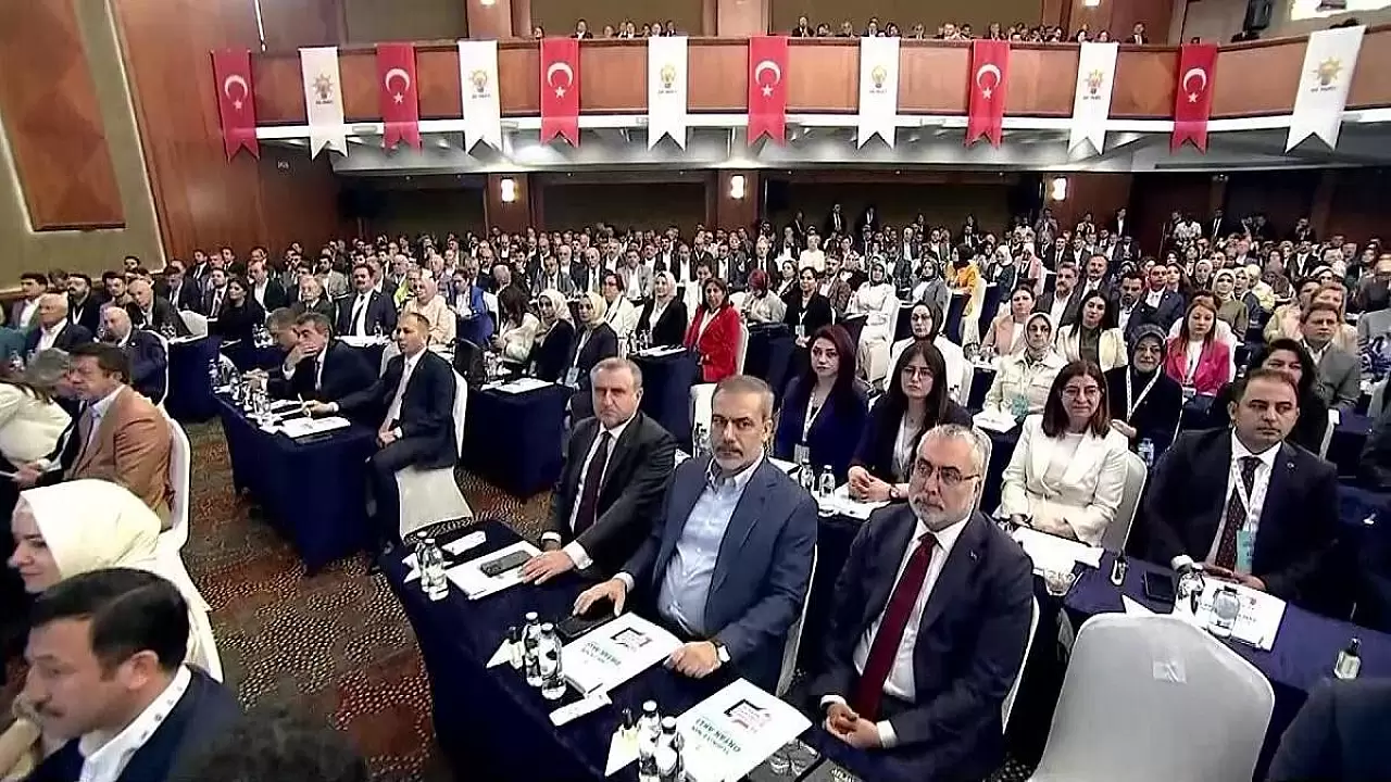 AK Parti, Türkiye'nin farklı bölgelerinden insanları bir araya getirecek olan Türkiye Buluşmaları etkinliklerine başlıyor.