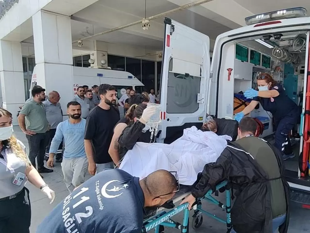 Kuşadası'nda Sinek İlaçlama Çalışması Sırasında Meydana Gelen Patlamada 2 İşçi Yaralandı