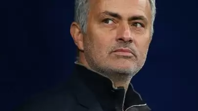 FENERBAHÇE'DE TRANSFER HAMLESİ: Jose Mourinho'nun önünde büyük bir meydan okuma! En az 6 oyuncu...