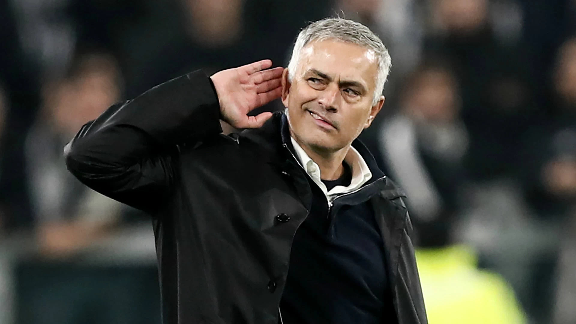 Fenerbahçe'nin yeni teknik direktörü olarak Jose Mourinho resmen göreve başladı!